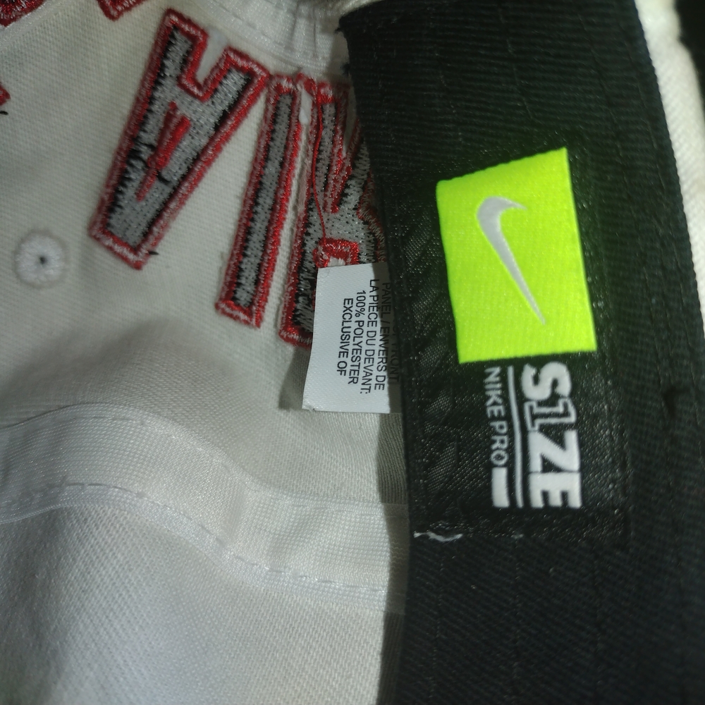 Vintage Nike Air White and Black Used Cap - Picture 2 of 3
